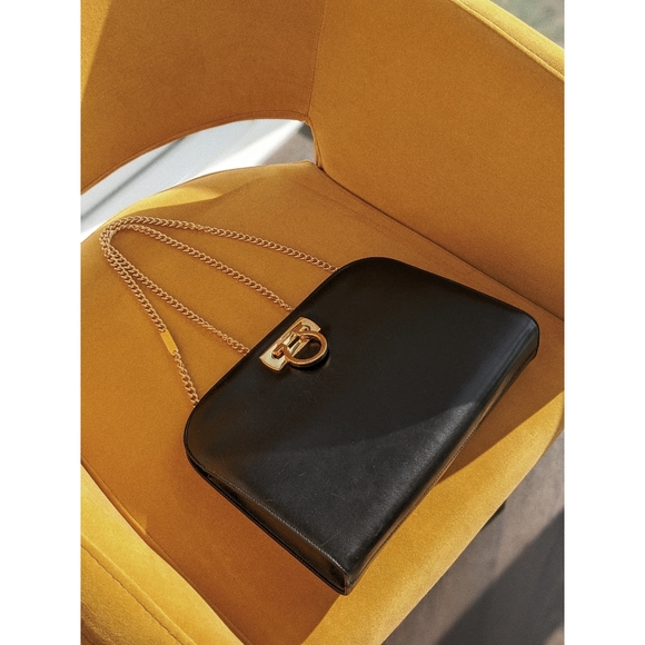 SOLD Salvatore Ferragamo Leather Shoulder Bag - Picture 2 of 10